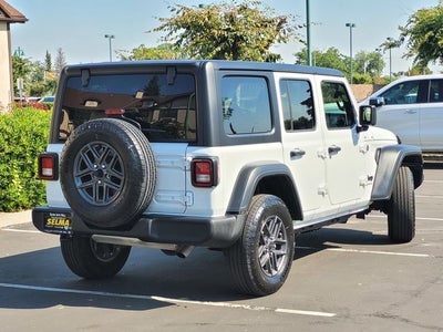 2025 Jeep Wrangler 4-Door Summit 4x4
