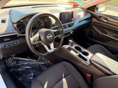 2025 Nissan Altima SV FWD