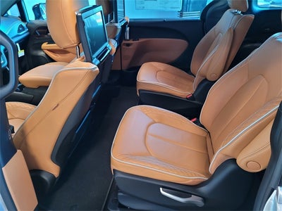 2023 Chrysler Pacifica Hybrid PACIFICA PLUG-IN HYBRID PINNACLE