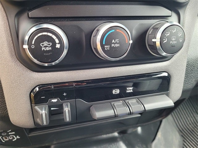 2024 RAM 3500 Tradesman Crew Cab 4x4 6'4' Box