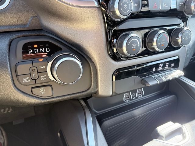 2026 RAM 1500 RAM 1500 EXPRESS CREW CAB 4X4 5'7' BOX