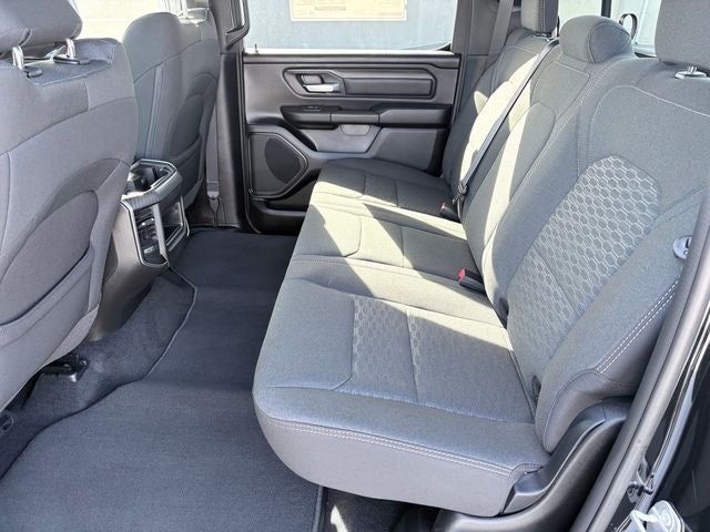 2026 RAM 1500 RAM 1500 EXPRESS CREW CAB 4X4 5'7' BOX