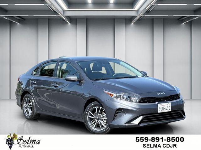 2024 Kia Forte LXS AT's photo