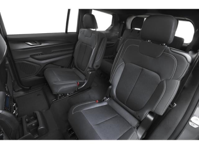 2027 Jeep Grand Cherokee Laredo